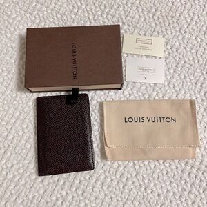 Luxury Burgundy Taiga Leather Card Holder